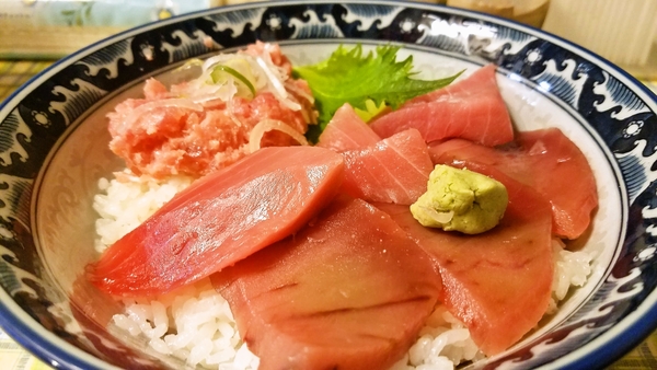 マグロ三味丼 / 上野アメ横 「みなとや」