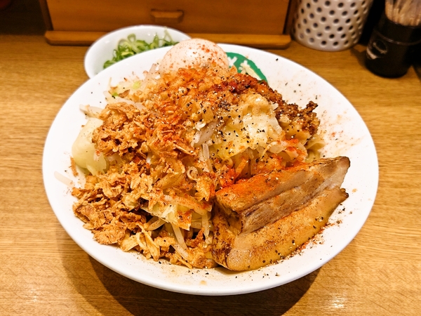 キラメキノ太陽のキラメキ二朗（野菜＆背脂増し＋ねぎタマトッピング）