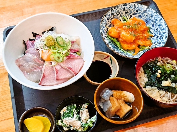 海鮮居酒屋ふじ田＠京都・綾部の海鮮丼とエビチリ定食