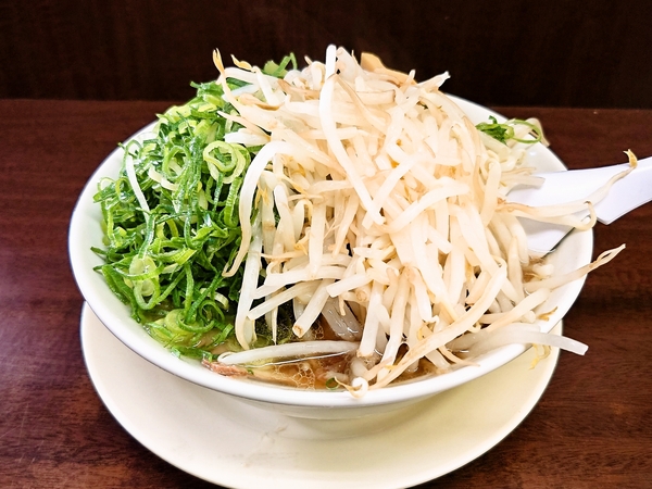 たかばしラーメン並の麵バリカタ、ネギ＆もやしダブル