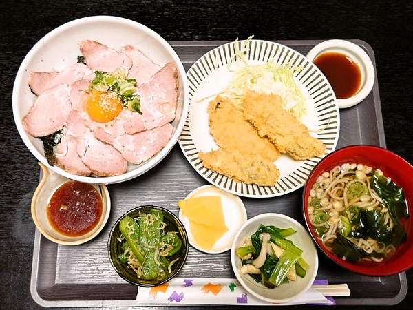 ふじ田＠京都・綾部のローストポーク丼とカキフライ定食