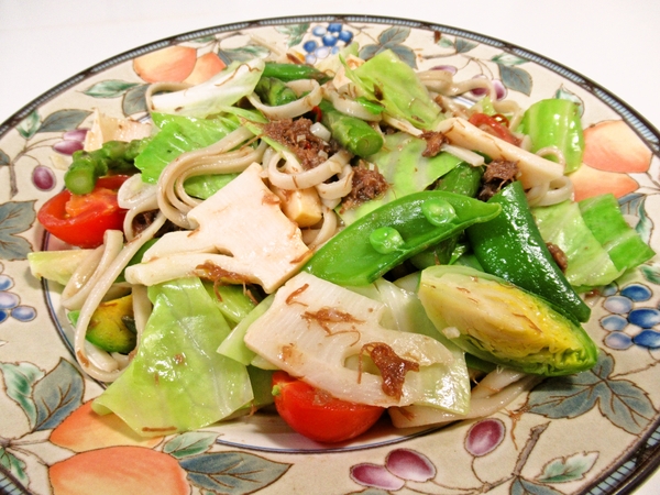 春野菜とコンビーフのペペロンチーノ