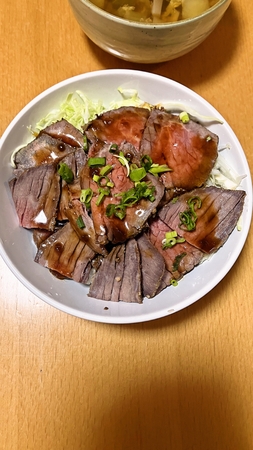 自家製ローストビーフ丼