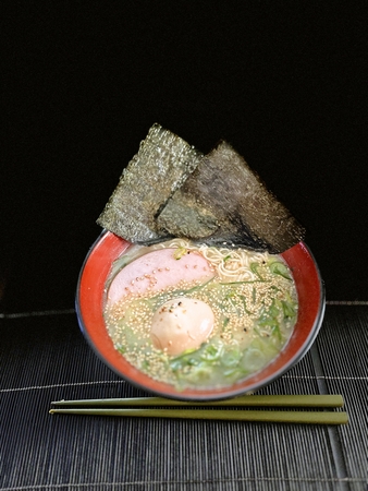 家でのラーメンに焼豚は贅沢、ハムで充分。