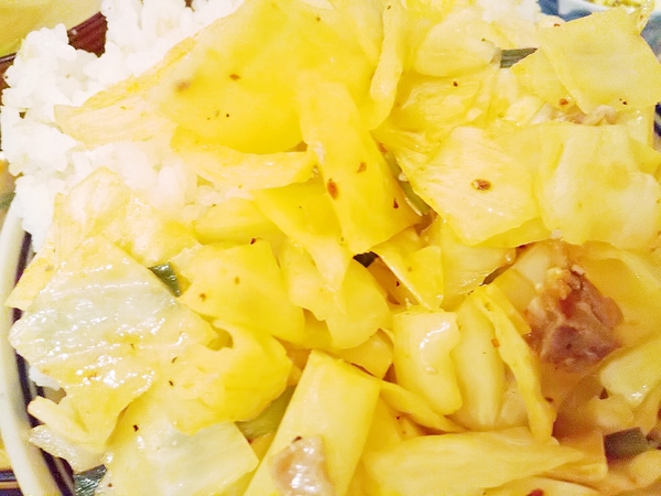 キャベツ乗っけご飯