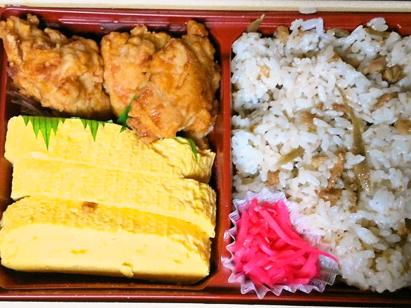 出汁巻き唐揚弁当