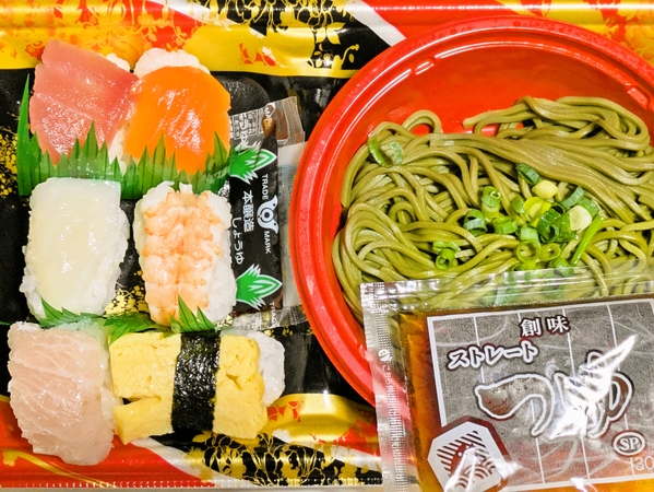 手毬寿司と茶そば