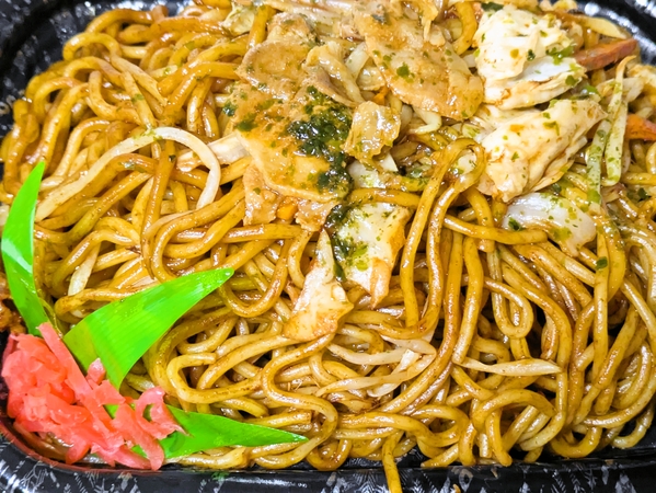 具材たっぷり？焼きそば
