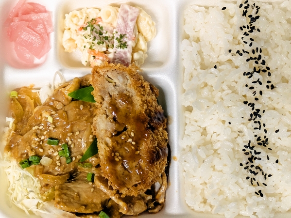 メンチカツと生姜焼き弁当