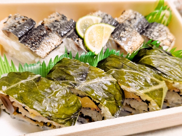 秋刀魚寿司と高菜巻き