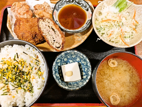 極粗挽きメンチカツランチ