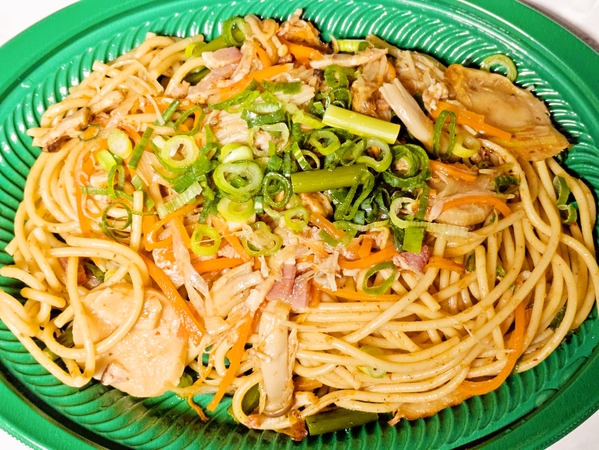 キノコとベーコンのパスタ