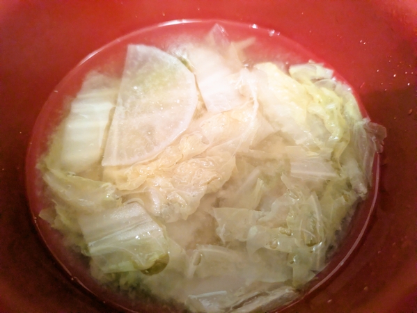 大根と白菜の味噌汁