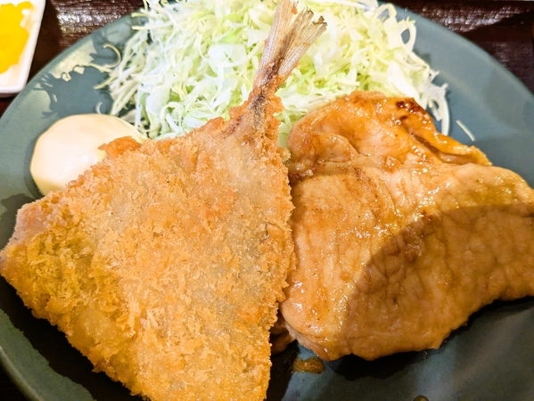 アジフライと豚ロ一ス焼き