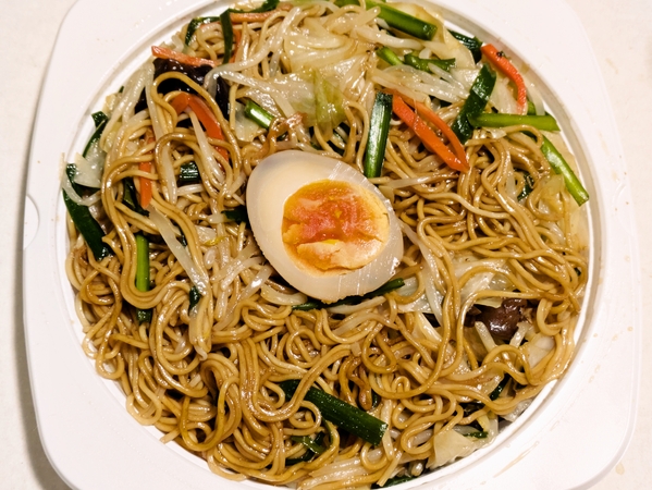 目一杯詰めた焼きそば