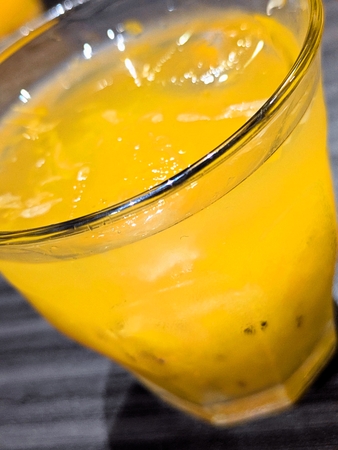 果実たっぷり白サングリア