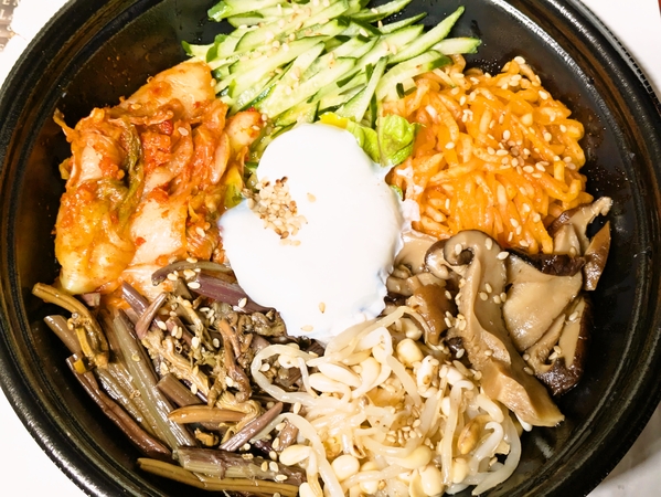 野菜たっぷり温玉ビビンバ