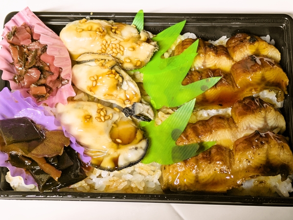 鰻牡蠣盛り合わせ弁当