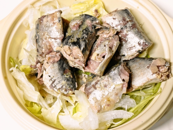 鯖の水煮サラダ