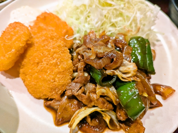 豚肉の味噌炒めとエビカツ