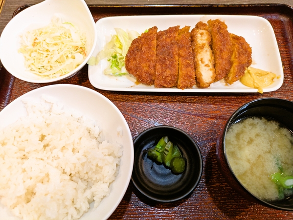 チキンカツ定食