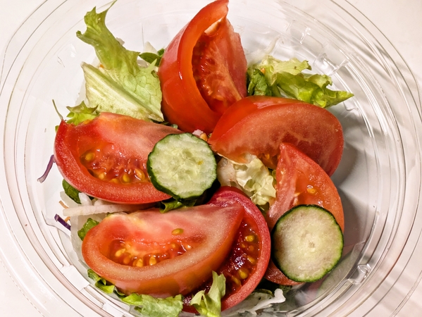 トマトたっぷりサラダ