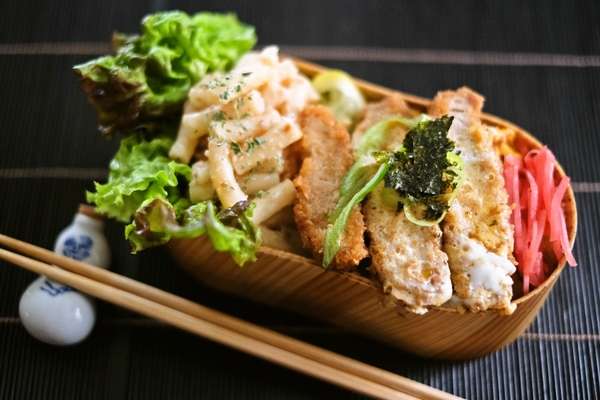 明太マカロニかつ丼弁当