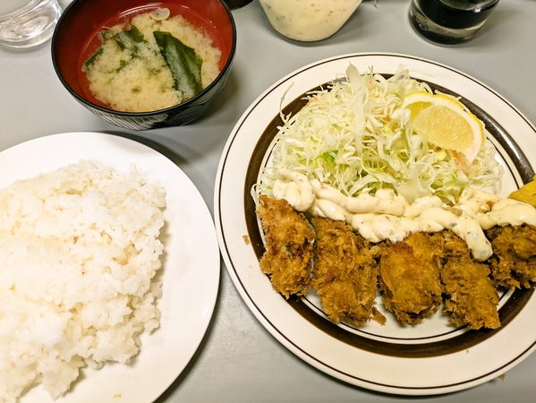 牡蠣フライ定食