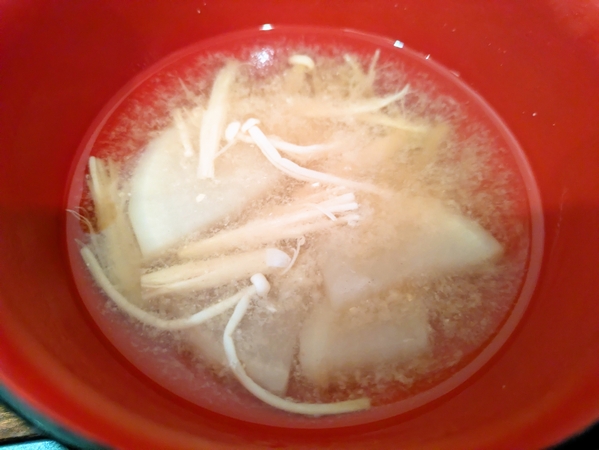 エノキと大根の味噌汁