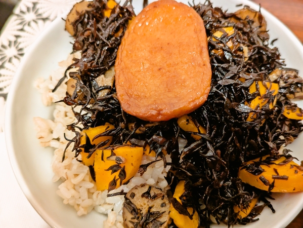 ヒジキとさつま揚げ丼