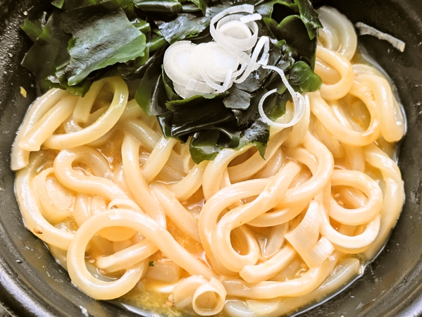 釜玉ワカメうどん