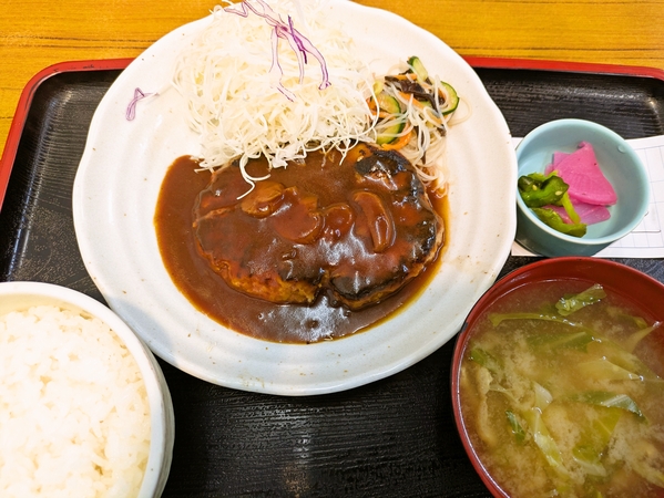 ハンバーグ定食