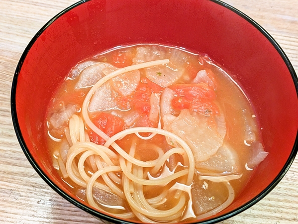 大根とトマトのス一プパスタ
