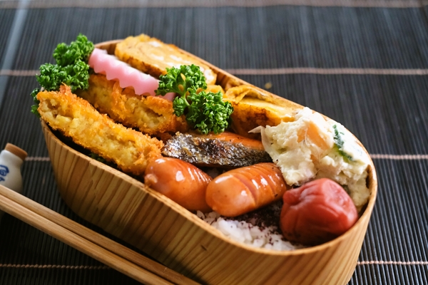 カレーコロッケウインナ弁当