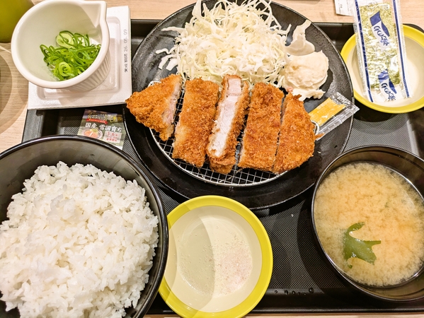 大麦豚カツモ一ニング