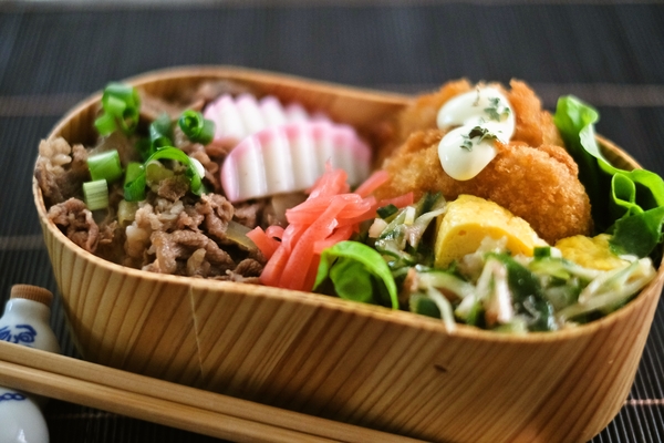 牛丼コロッケ弁当