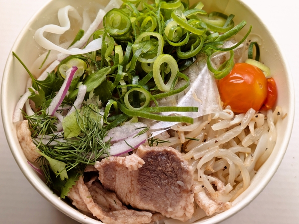 九条葱と牛肉のフォー
