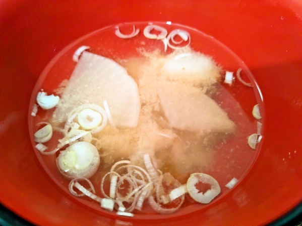 大根とネギの味噌汁