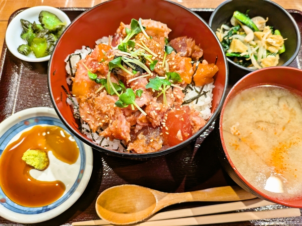 海鮮丼ランチ