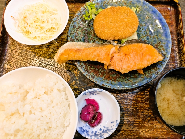 肉厚焼鮭定食