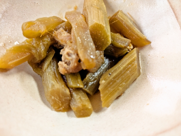 フキの煮物