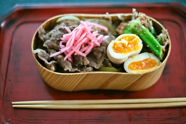 牛丼熟玉弁当