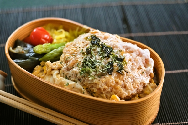 コロッケ卵とじ弁当