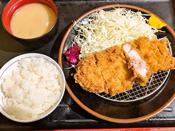 ロ一スカツランチ