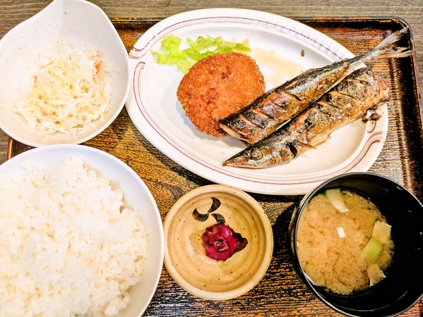 秋刀魚とチキンカツランチ