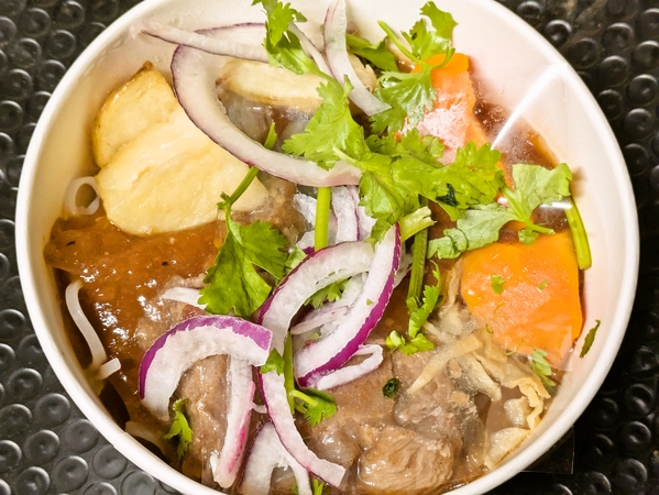 ベトナムビーフシチュー麺