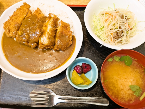 ずっしりカツカレー