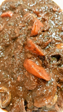 猪肉の赤ワイン煮込み
