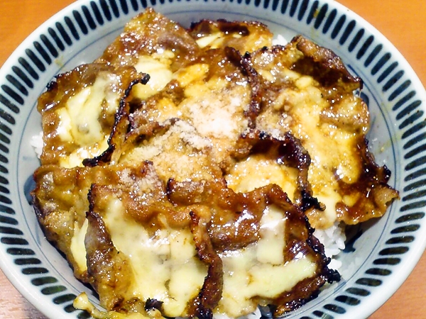 東京チカラめしの焼きチーズ牛丼