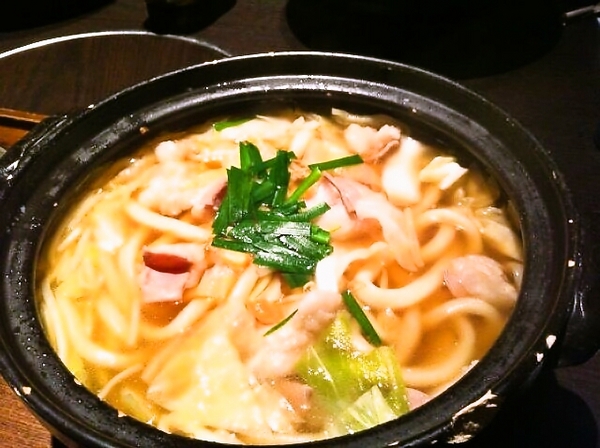 つるとんたんの「もつ煮込みのおうどん」！モツがぷるっぷる！